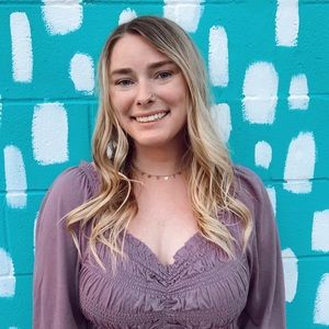 Meet your Posher, Alyssa